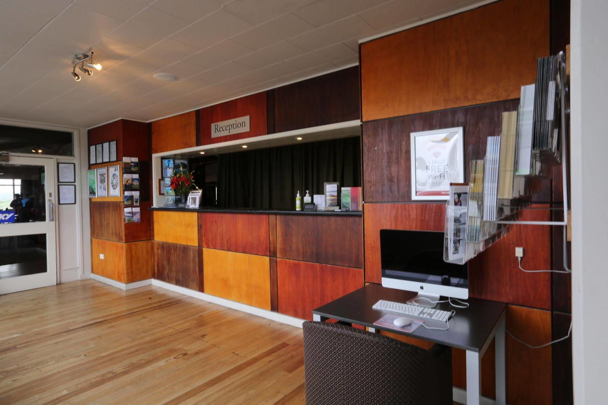 Heartland Hotel Haast Eksteriør billede